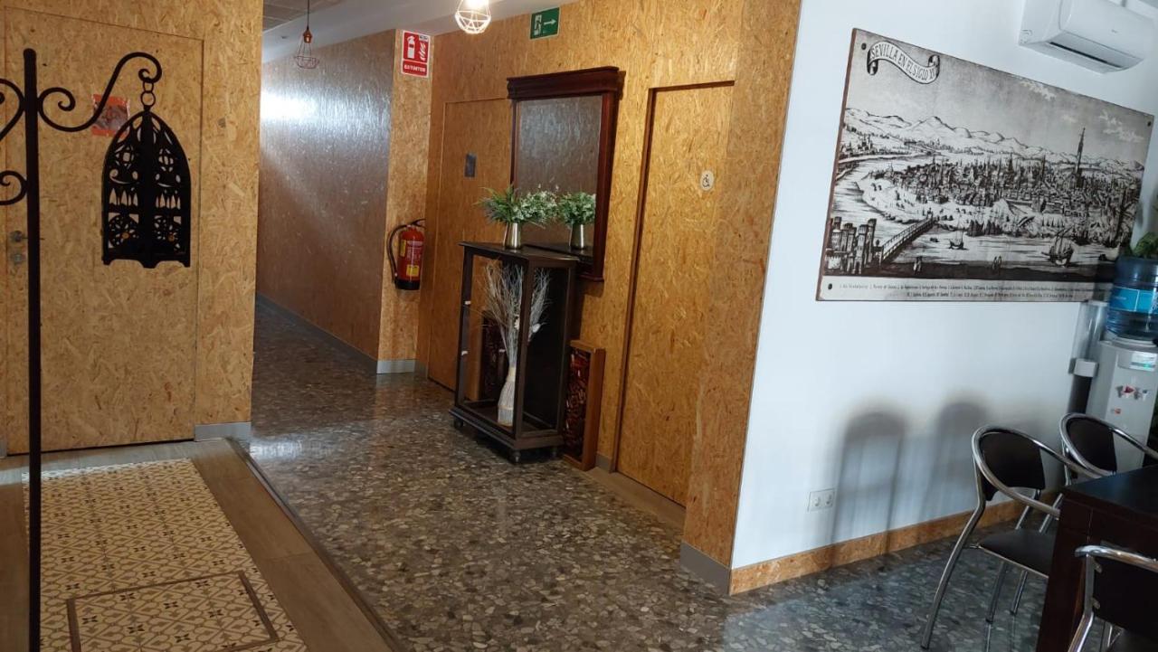 Italica Hostel Santiponce Εξωτερικό φωτογραφία