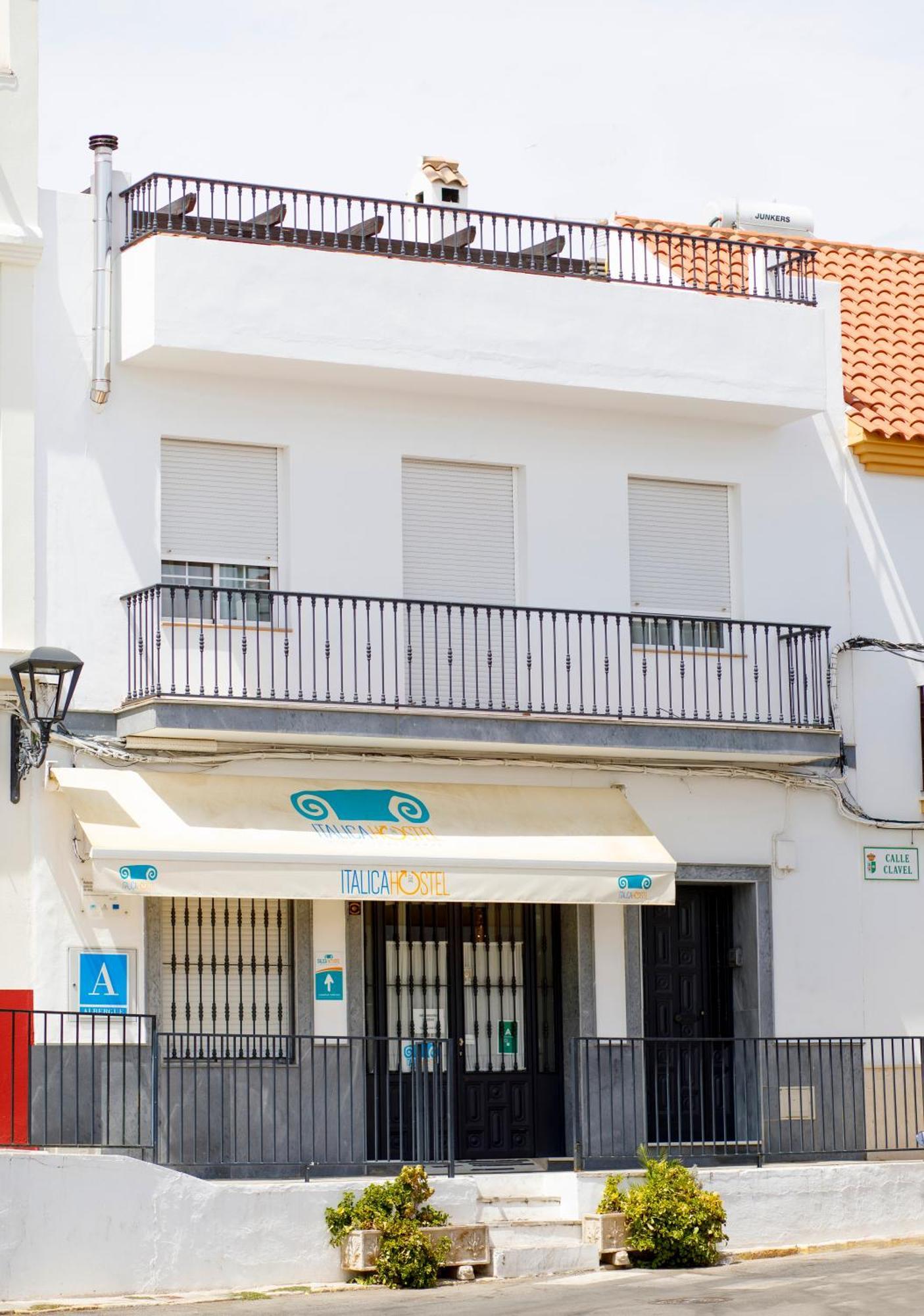 Italica Hostel Santiponce Εξωτερικό φωτογραφία
