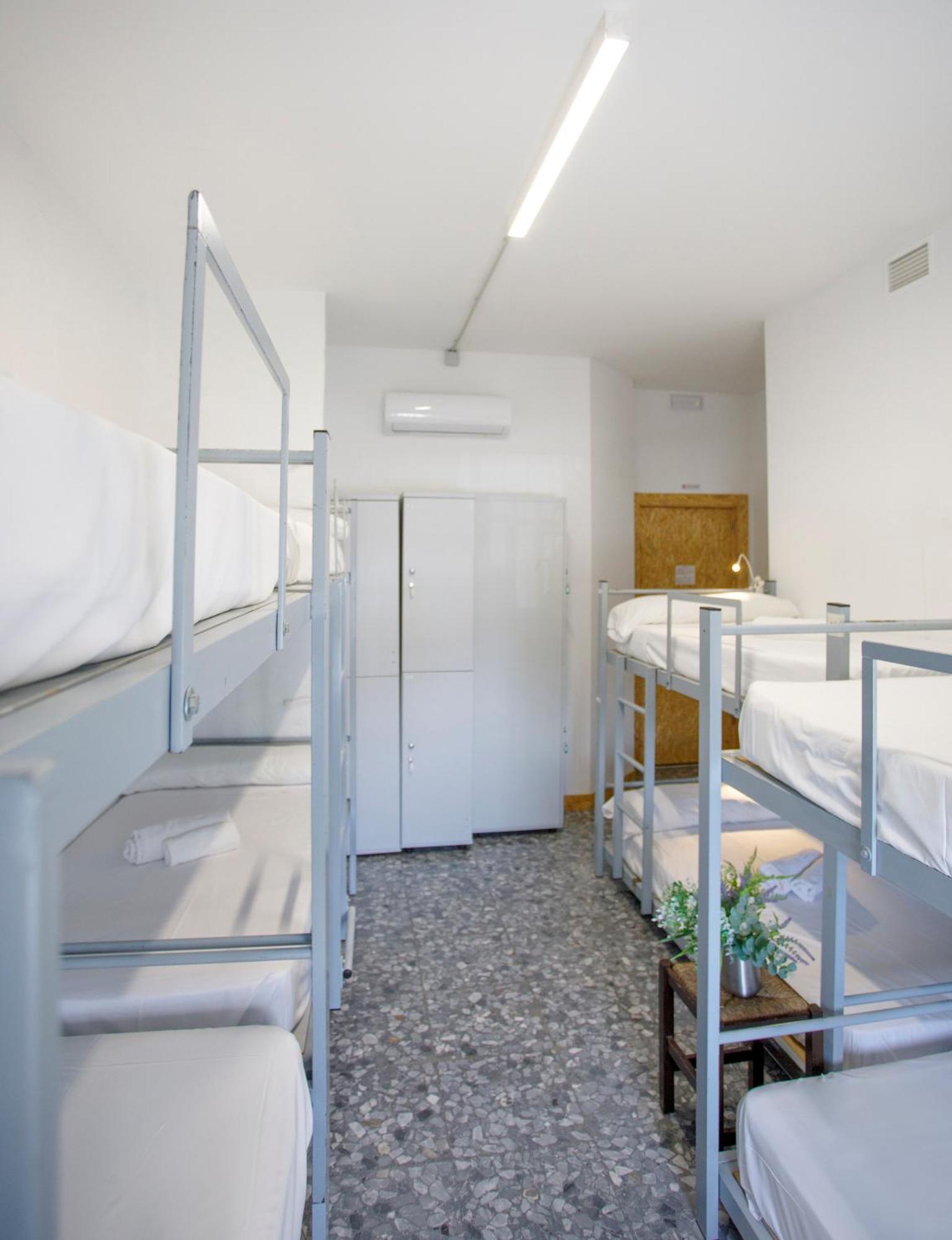 Italica Hostel Santiponce Εξωτερικό φωτογραφία