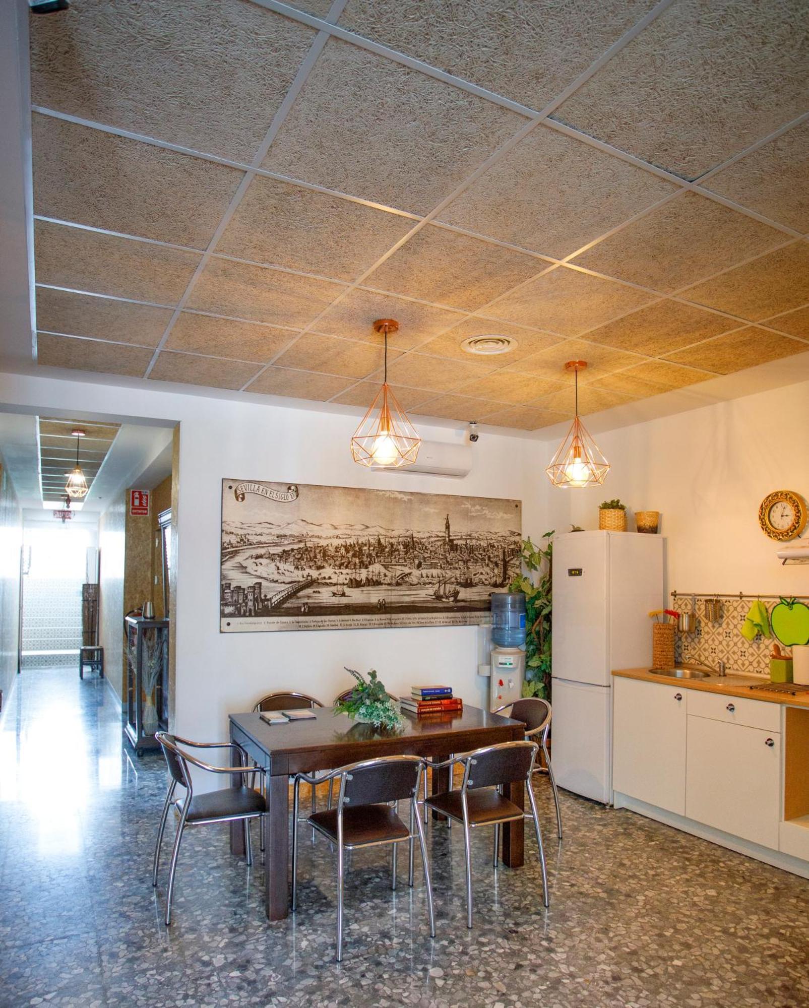 Italica Hostel Santiponce Εξωτερικό φωτογραφία